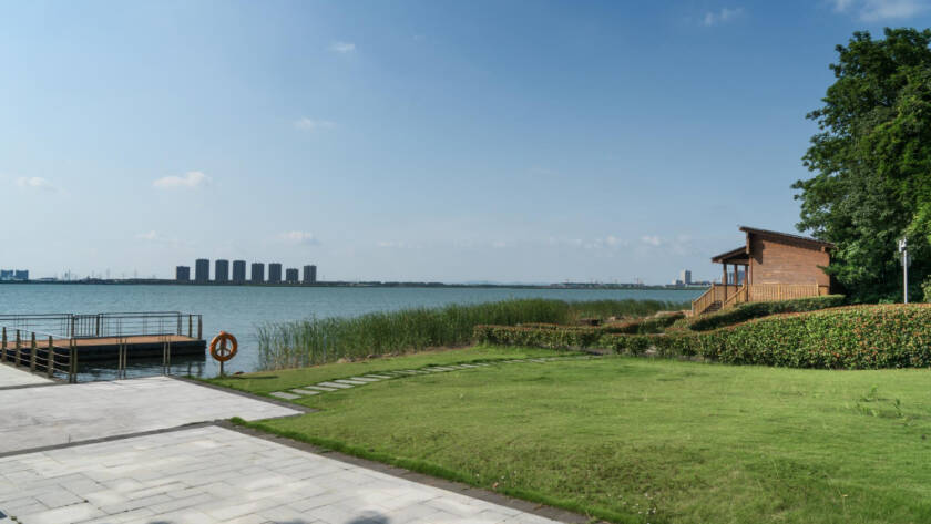 lakefront yard