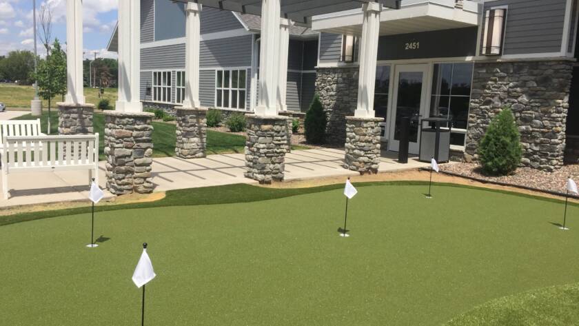 synthetic lawn landscaping