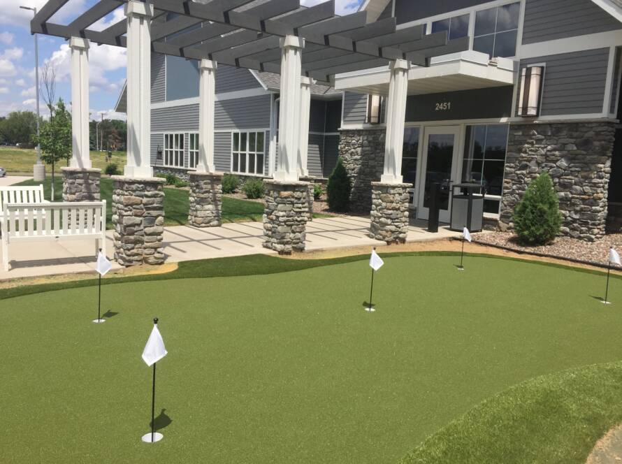 synthetic lawn landscaping