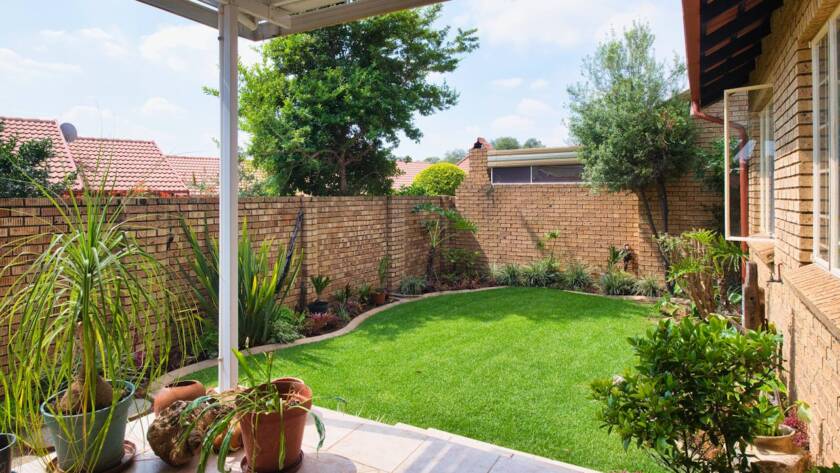 backyard artificial grass